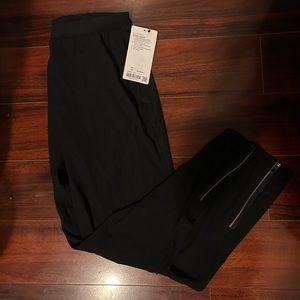 Lululemon surge jogger size medium NEW
